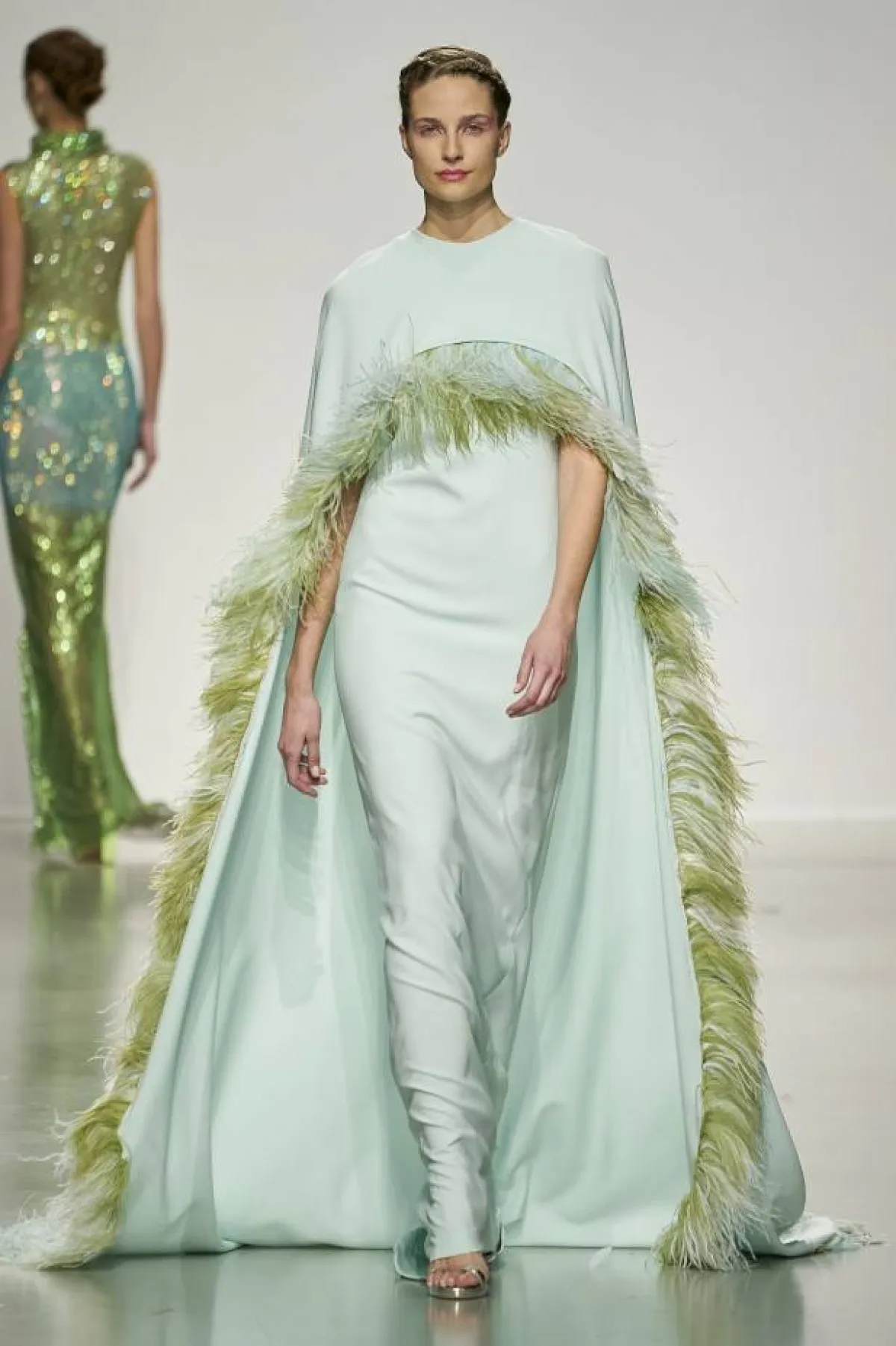 سروال وكاب من سيليا كريتاريوتي