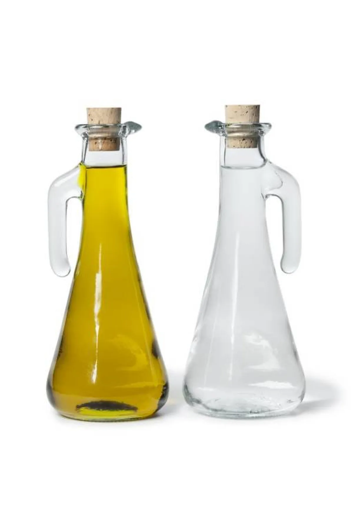 الخلّ الأبيض وزيت الزيتون هما مكوّنان من مكوّنات الوصفة الطبيعيّة الخاصة بتلميع الأثاث