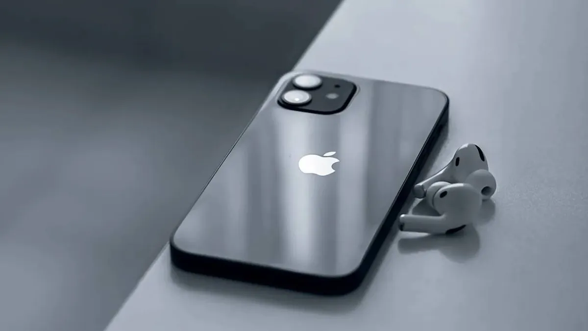  تمكنك من تتبع AirPods المسروقة.. تعرف على ميزة Find My