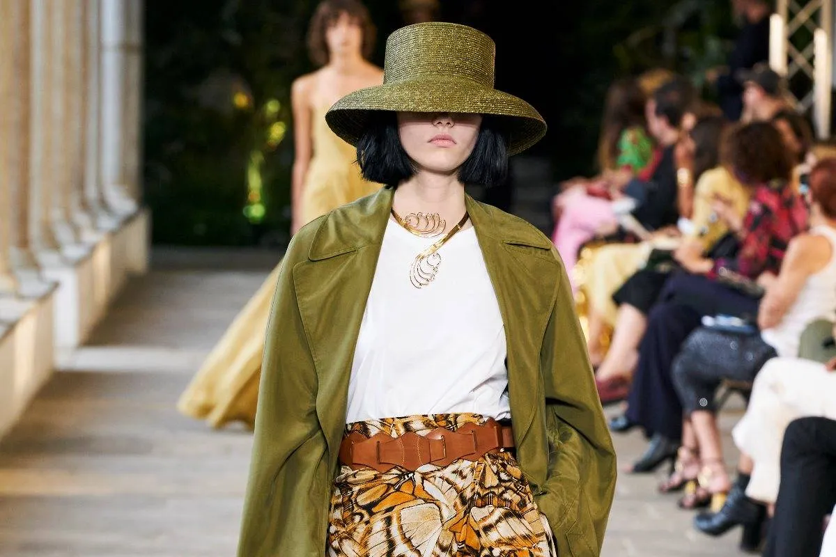 تنسيق الحزام مع السراويل