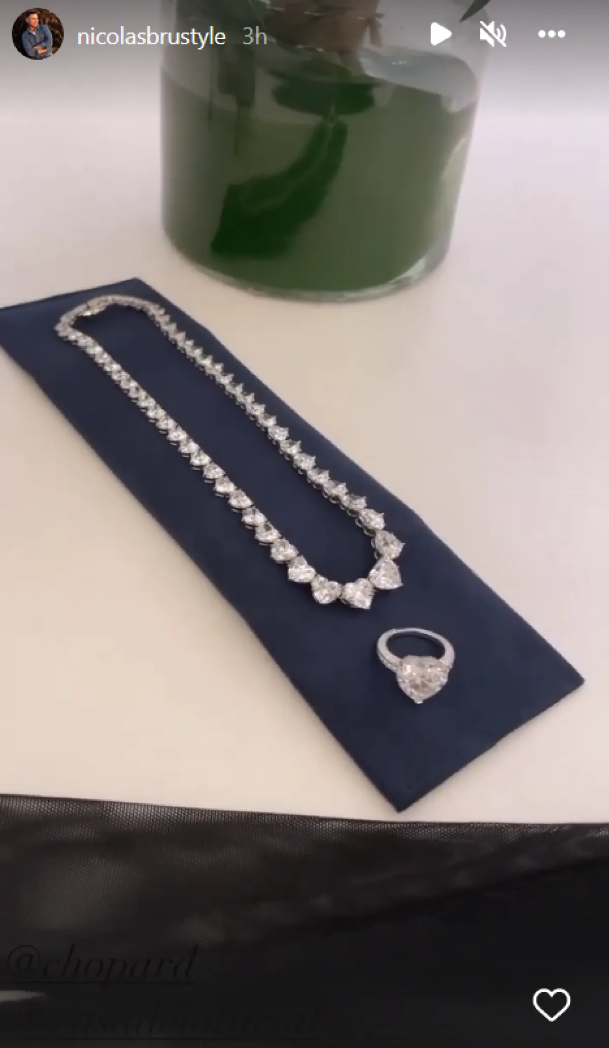 صورة من حساب منسق المظهر Nicolas Bru على انستغرام