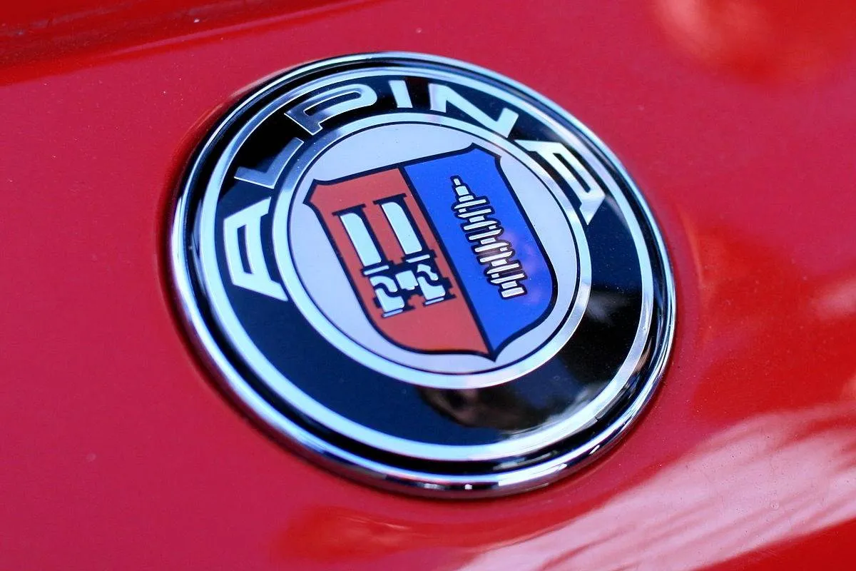 سيارة ألبينا B3 وD3 S تتبنى نهجاً مماثلاً لبي إم دبليو الفئة الثالثة 