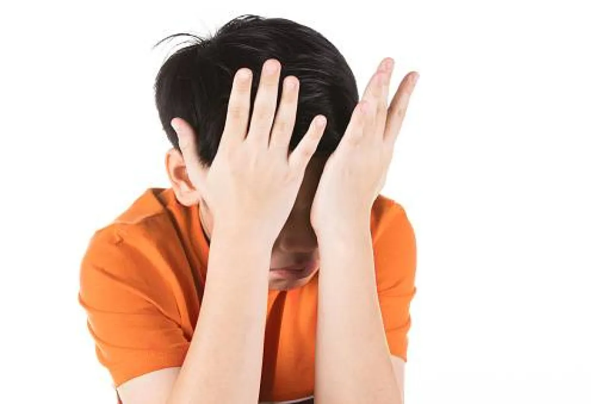 صورة لمشاعر حزن عند المراهق