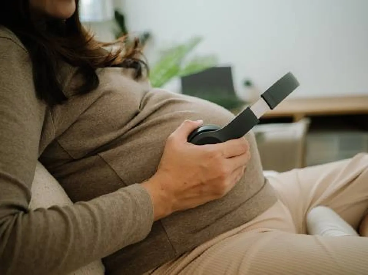 صورة لحامل في الشهر الثامن