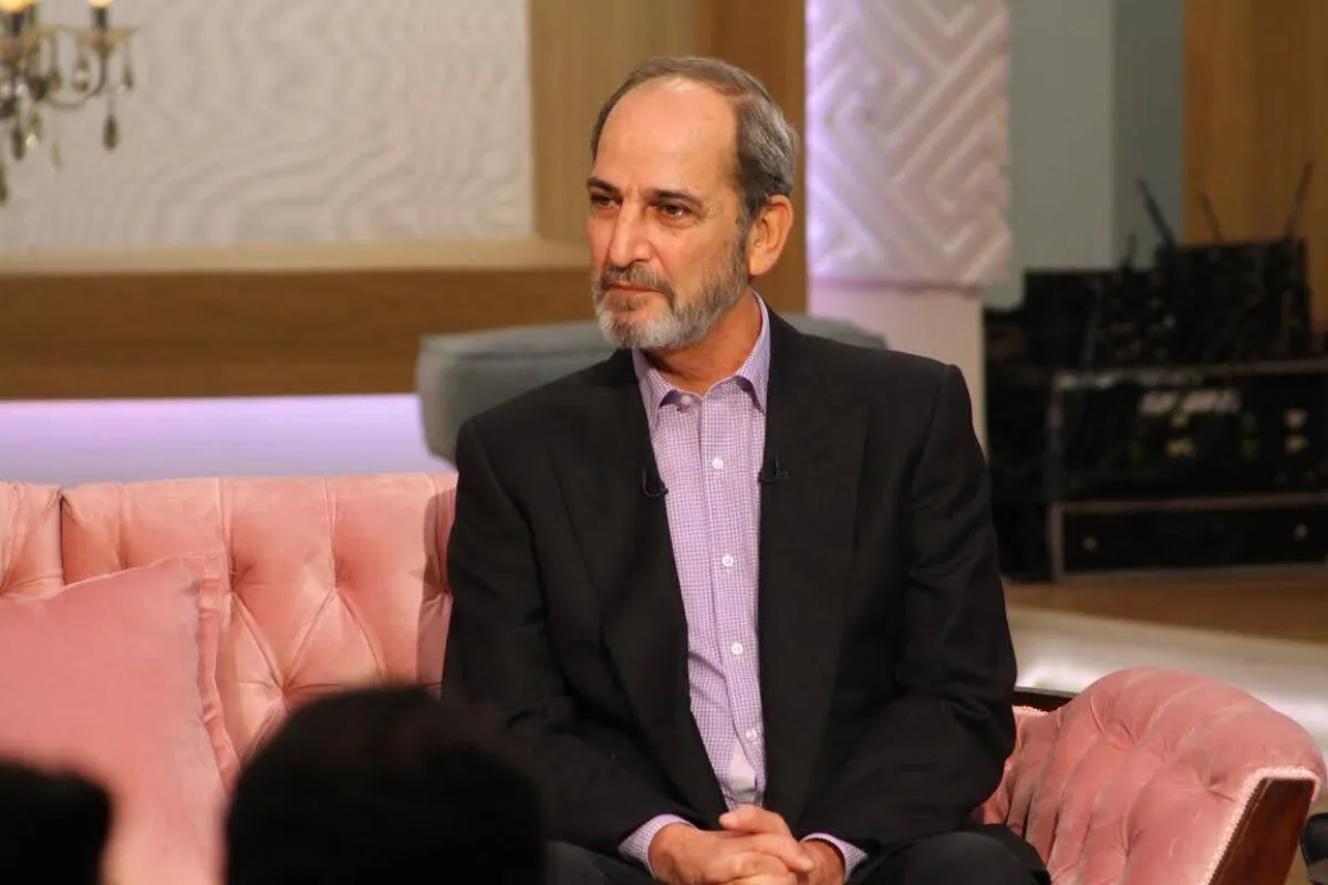 هشام سليم خلال استضافته في برنامج مني الشاذلي - الصورة من حساب البرنامج على يوتيوب