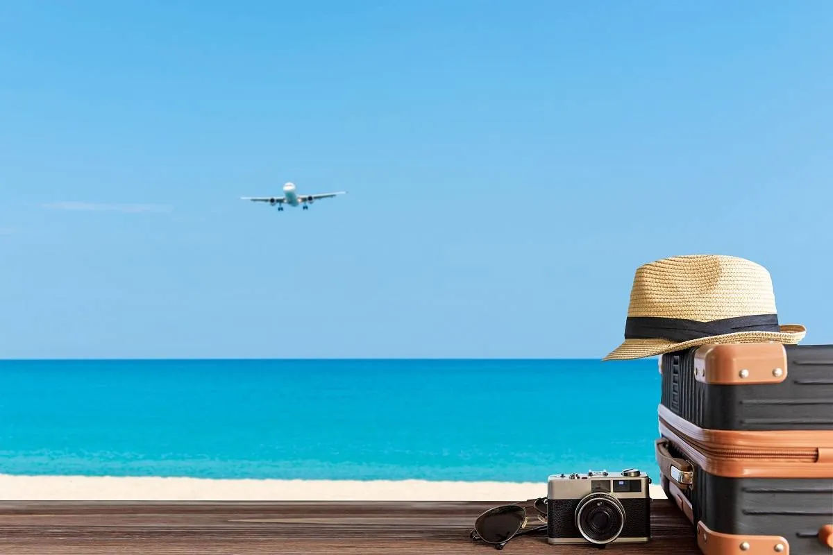 كيفية حزم حقيبة السفر الصيفية؟ 