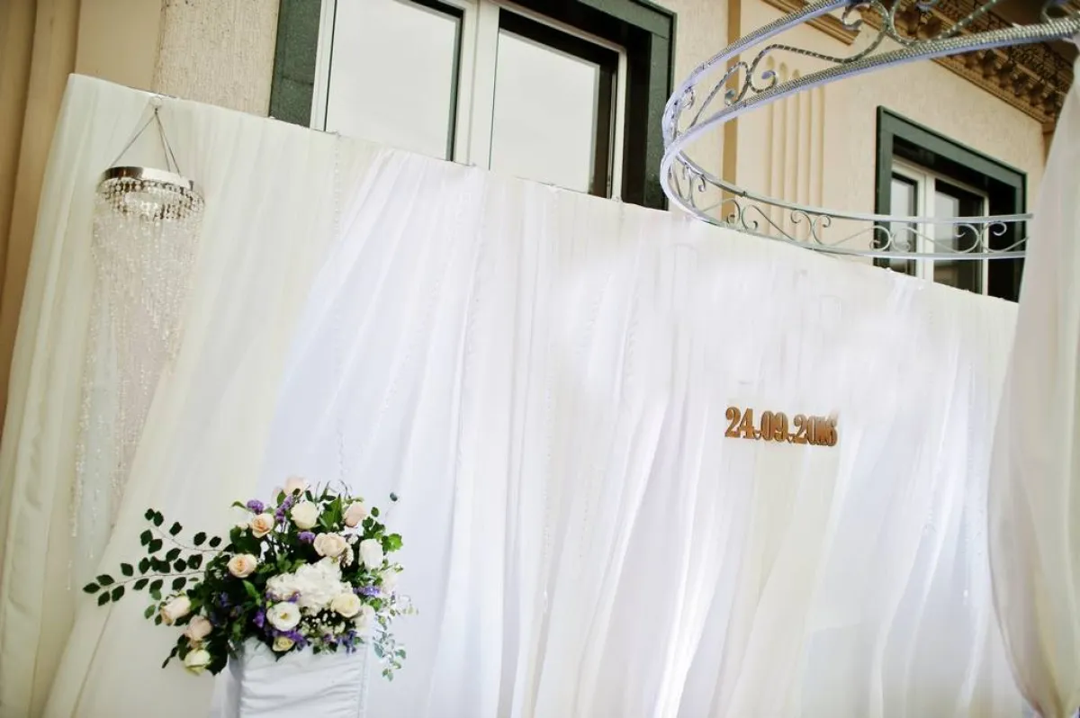 الأنسجة تزيّن ديكورات الأعراس