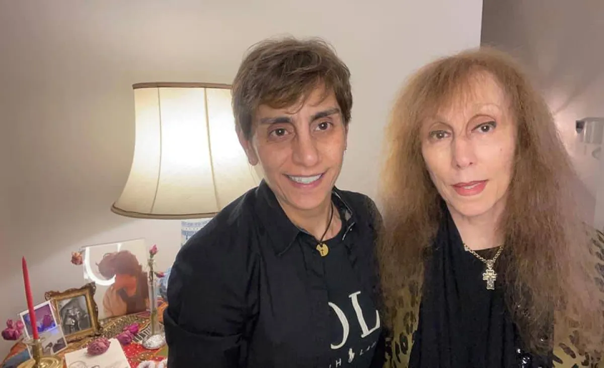 ريما الرحابني والسيدة فيروز - الصورة من حسابها على فيسبوك