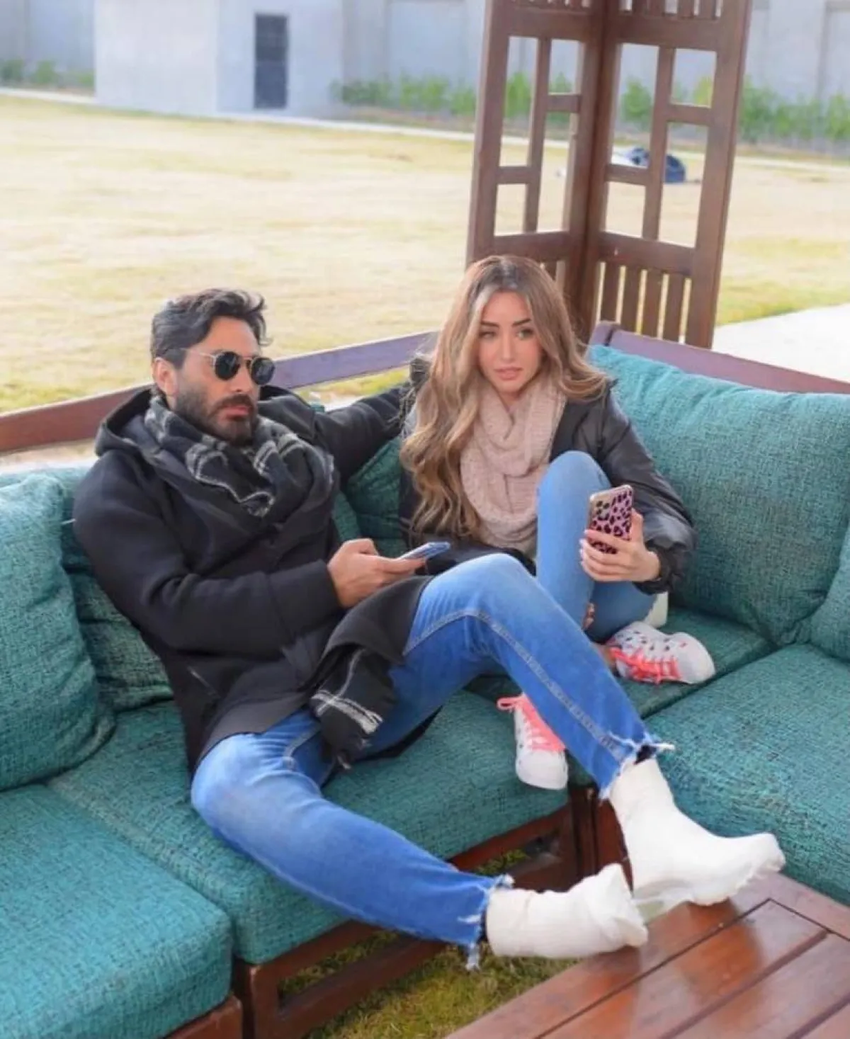 هنا الزاهد وتامر حسني من كواليس تصوير فيلم بحبك - الصورة من حساب هنا على انستغرام