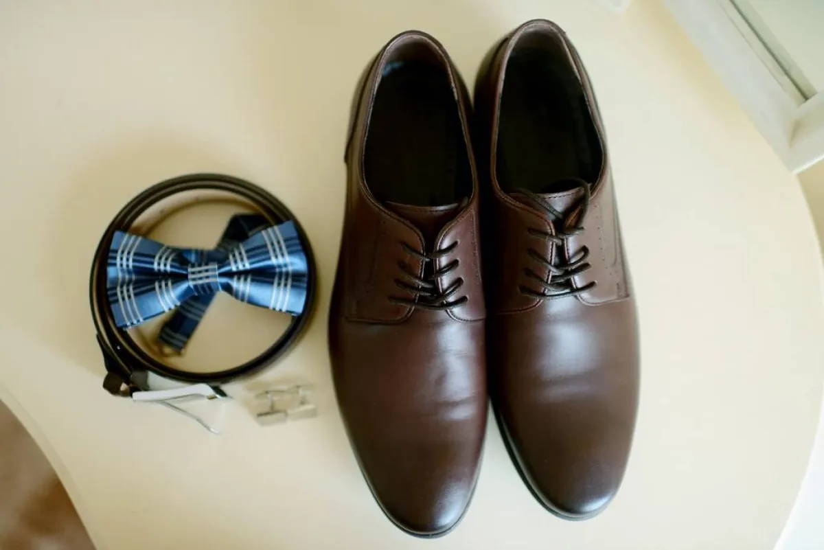 الملابس الرسميّة هي الأزياء المناسبة للرجال في زيارة الخطوبة