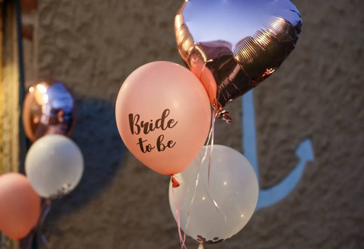 الزيارة التي يتقدّم الشاب خلالها لخُطوبة الفتاة، تتطلّب اتباع قواعد الإتيكيت المتعلّقة 