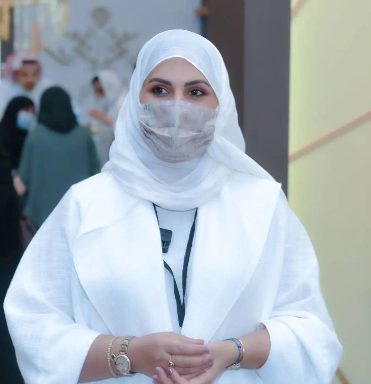 مصممة مجوهرات