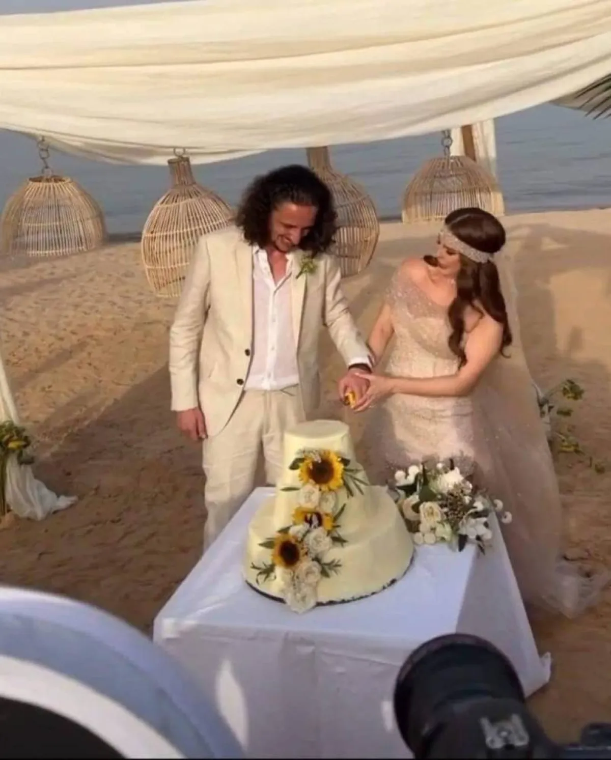 دنيا عبد العزيز وزوجها مصطفى كامل- الصورة من حساب الصحفي ومعد البرامج عادل النقيب على إنستجرام