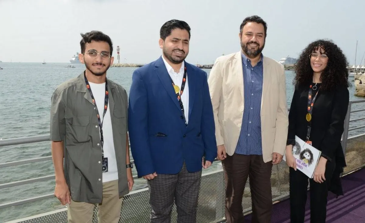 المخرحة رنيم المهندس والمخرج منصور البدران وسعد طحطيح- الصورة من حساب إثراء على تويتر