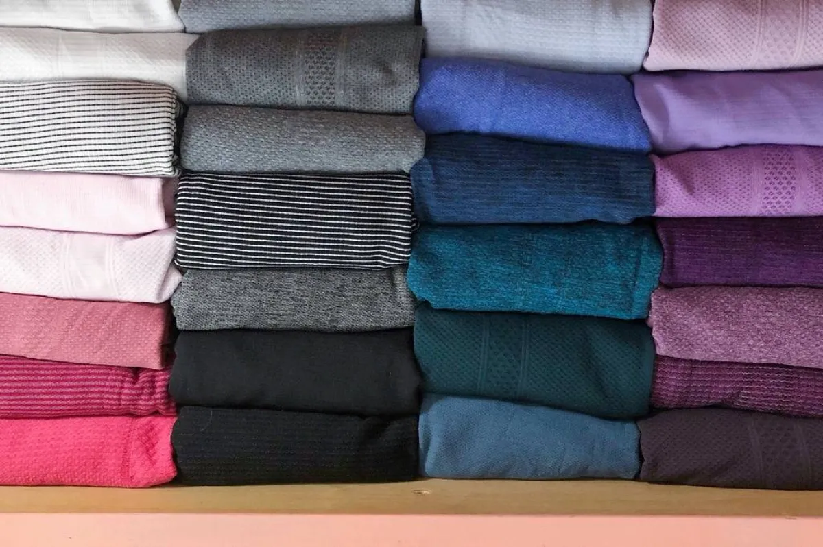 التسريحة المزوّدة بالأدراج لا تناسب لحفظ الملابس السميكة