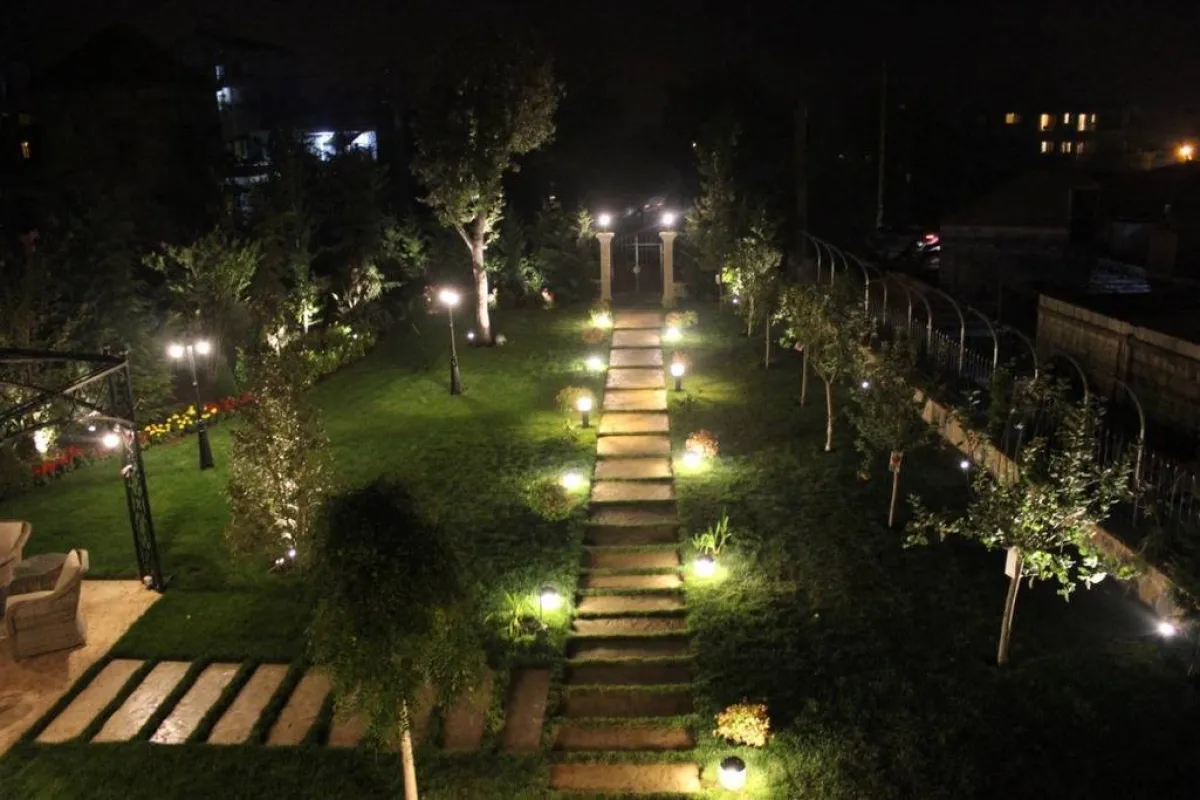 نموذج عن هندسة الإضاءة الخارجيّة