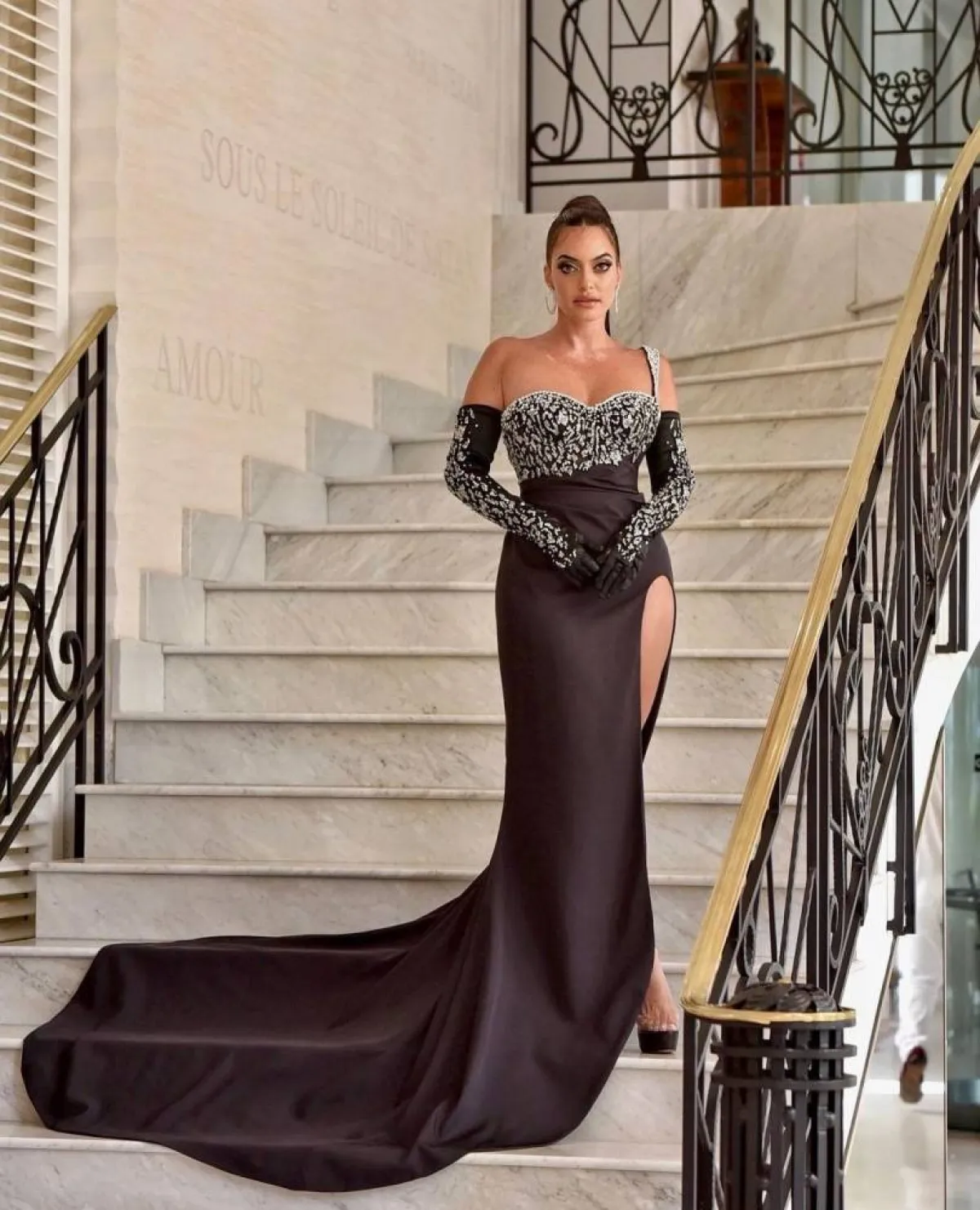 إطلالات النجمات ومدوّنات الموضة العربيّات في مهرجان كان