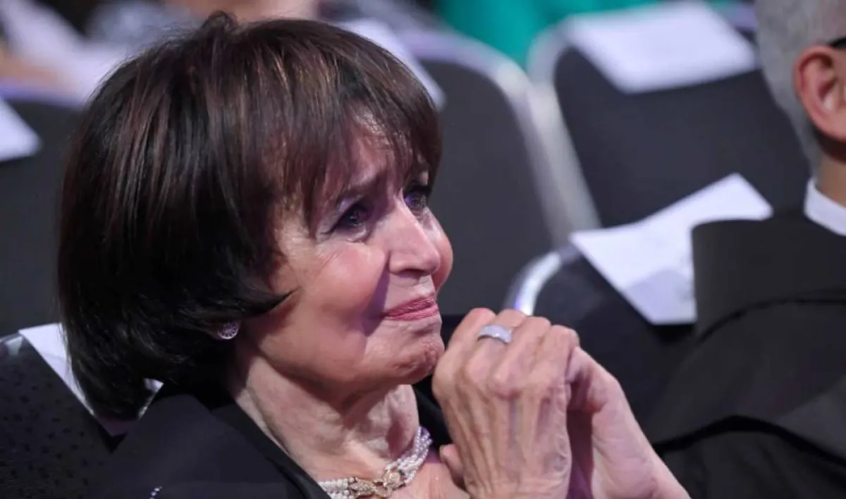 سميرة أحمد من مراسم تكريمها - الصورة من حساب المركز الكاثوليكي على الفيس بوك