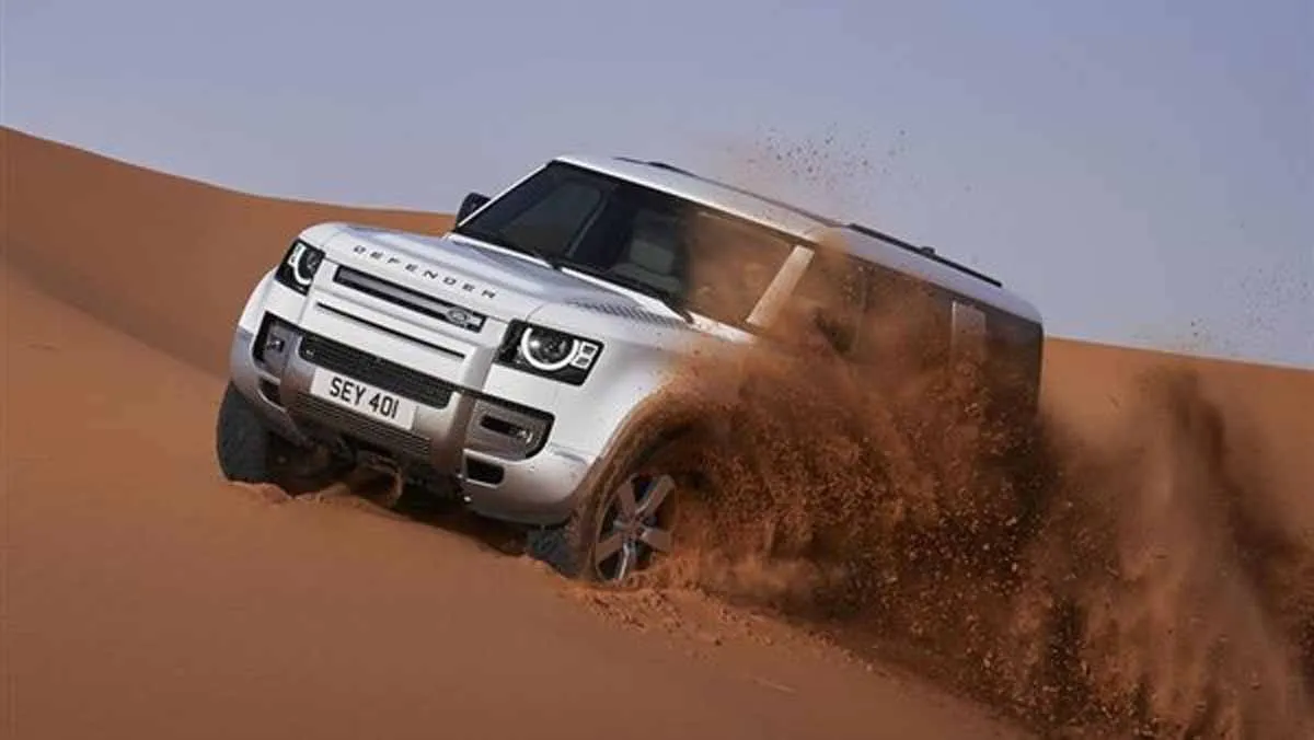 إزاحة الستار عن لاند روفر ديفندر 130 