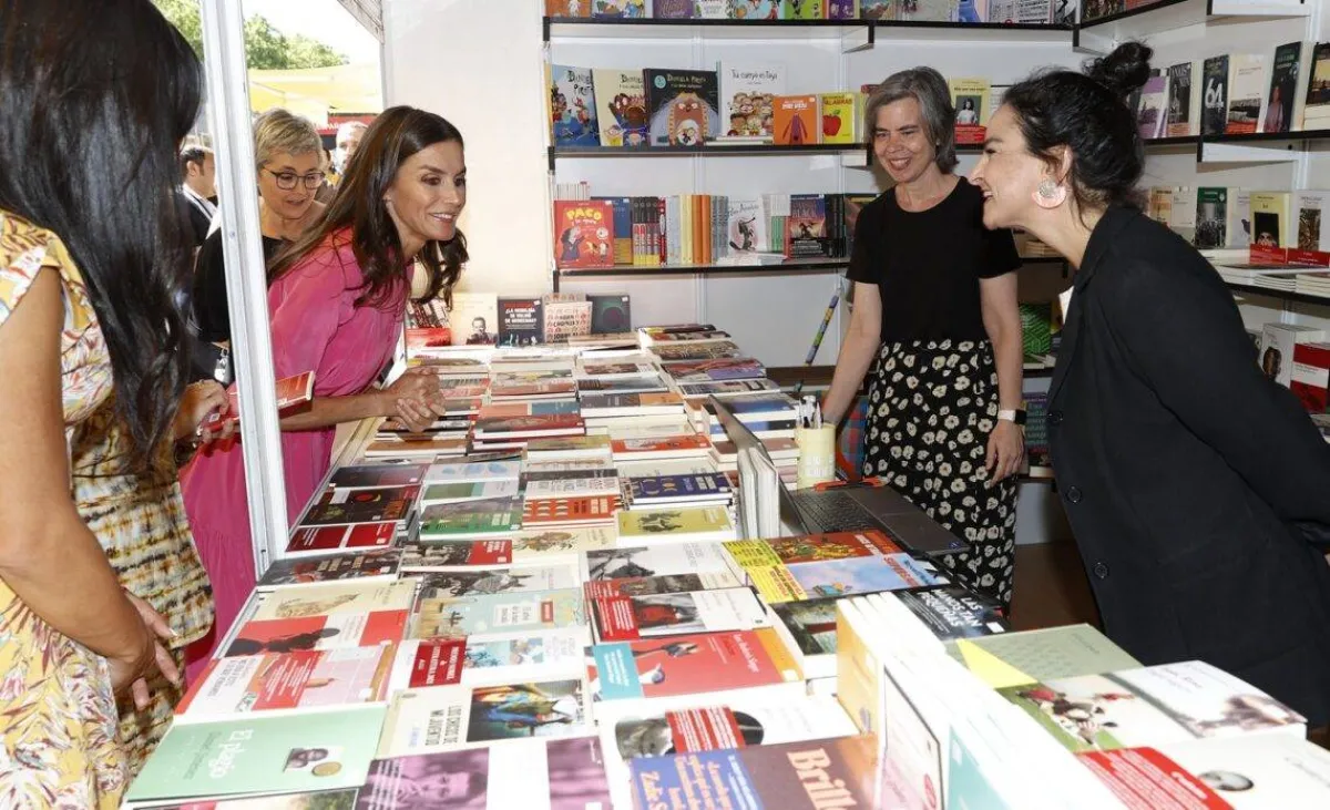 الملكة ليتيزيا في معرض الكتاب- الصورة من موقع Royal Central