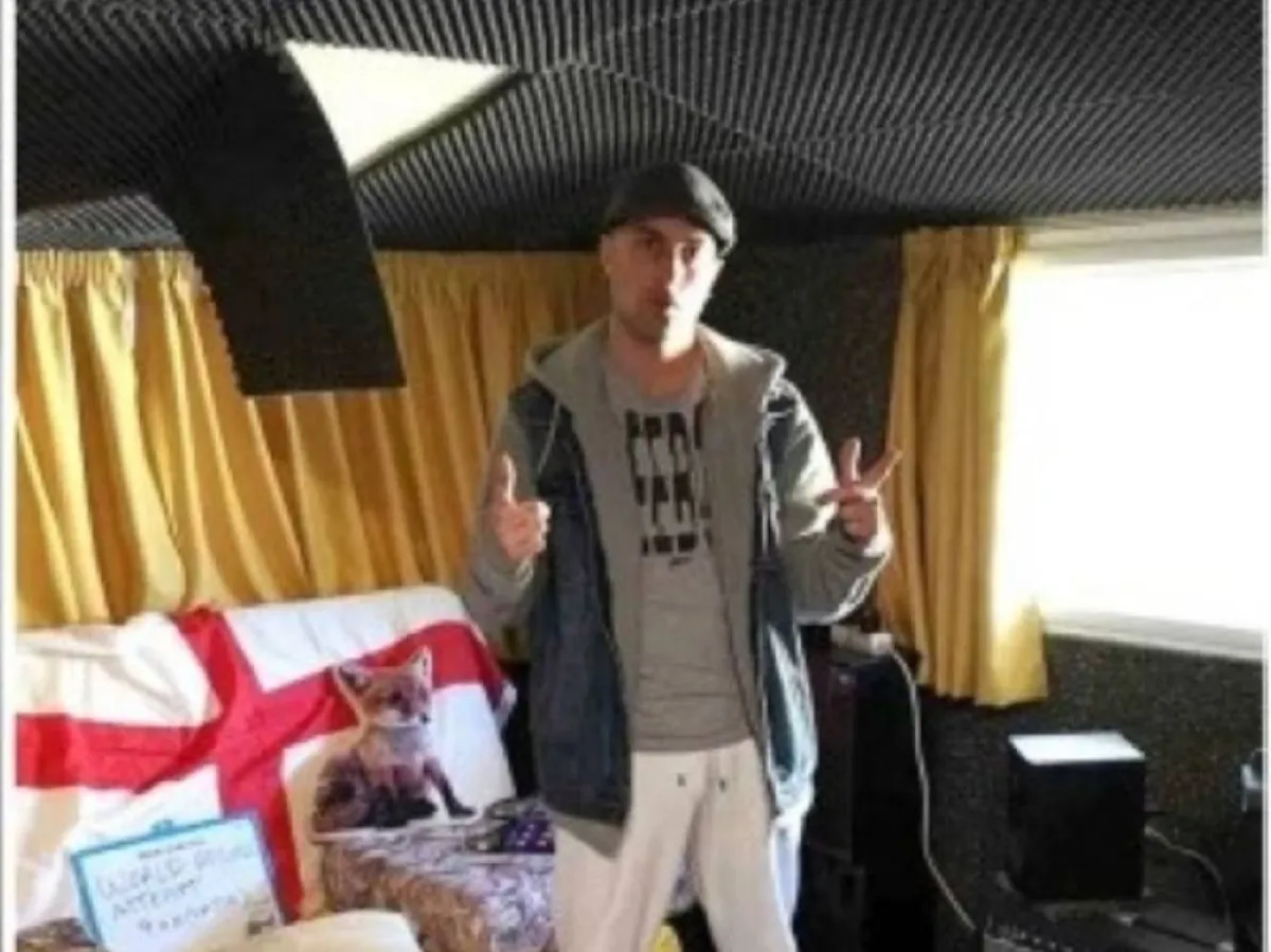 دانيال ألكون  يدخل موسوعة غنيس - الصورة من موقع .independent.co.uk