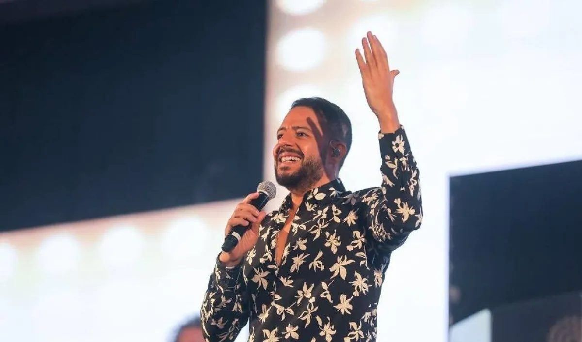 حفل محمد حماقي في الكويت - صورة من صفحته الرسمية على   " انستغرام "