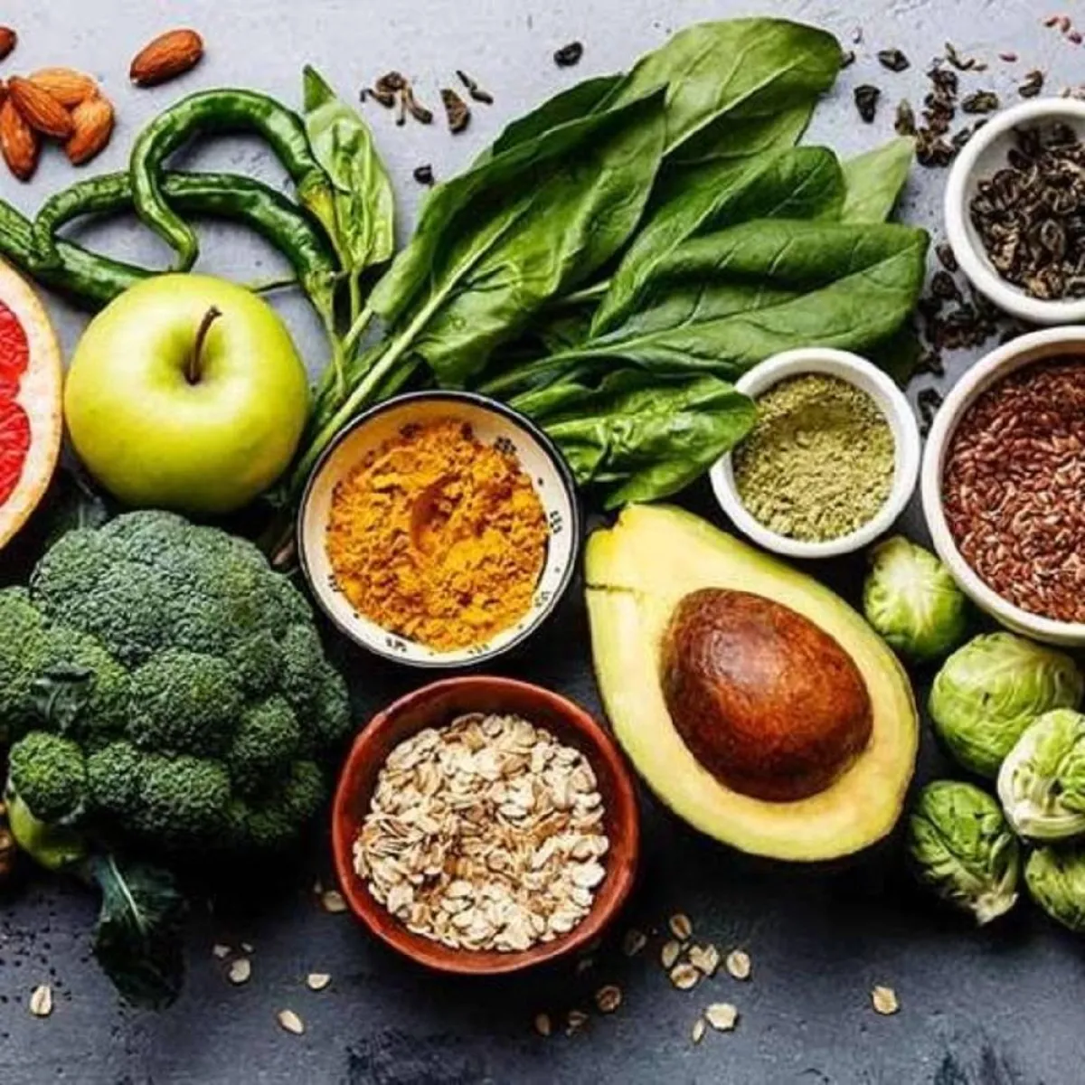 صورة لمجموعة من الفواكه والخضراوات