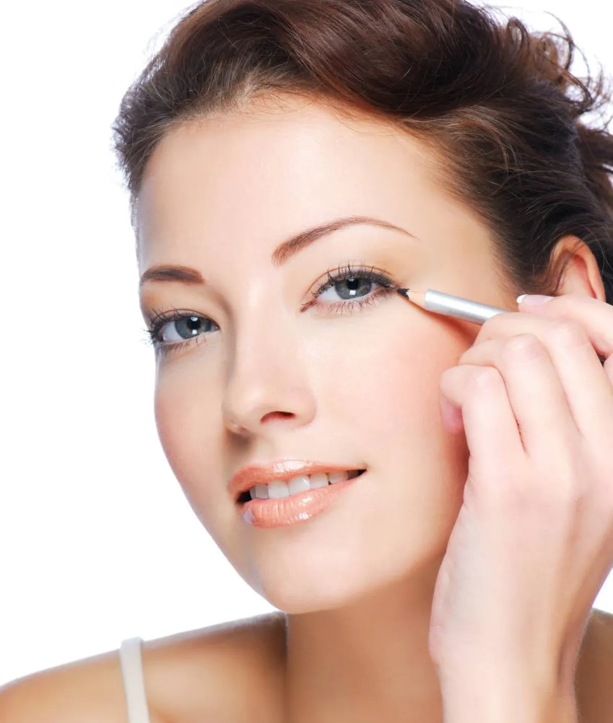 أفضل لون كحل للعيون الصغيرة