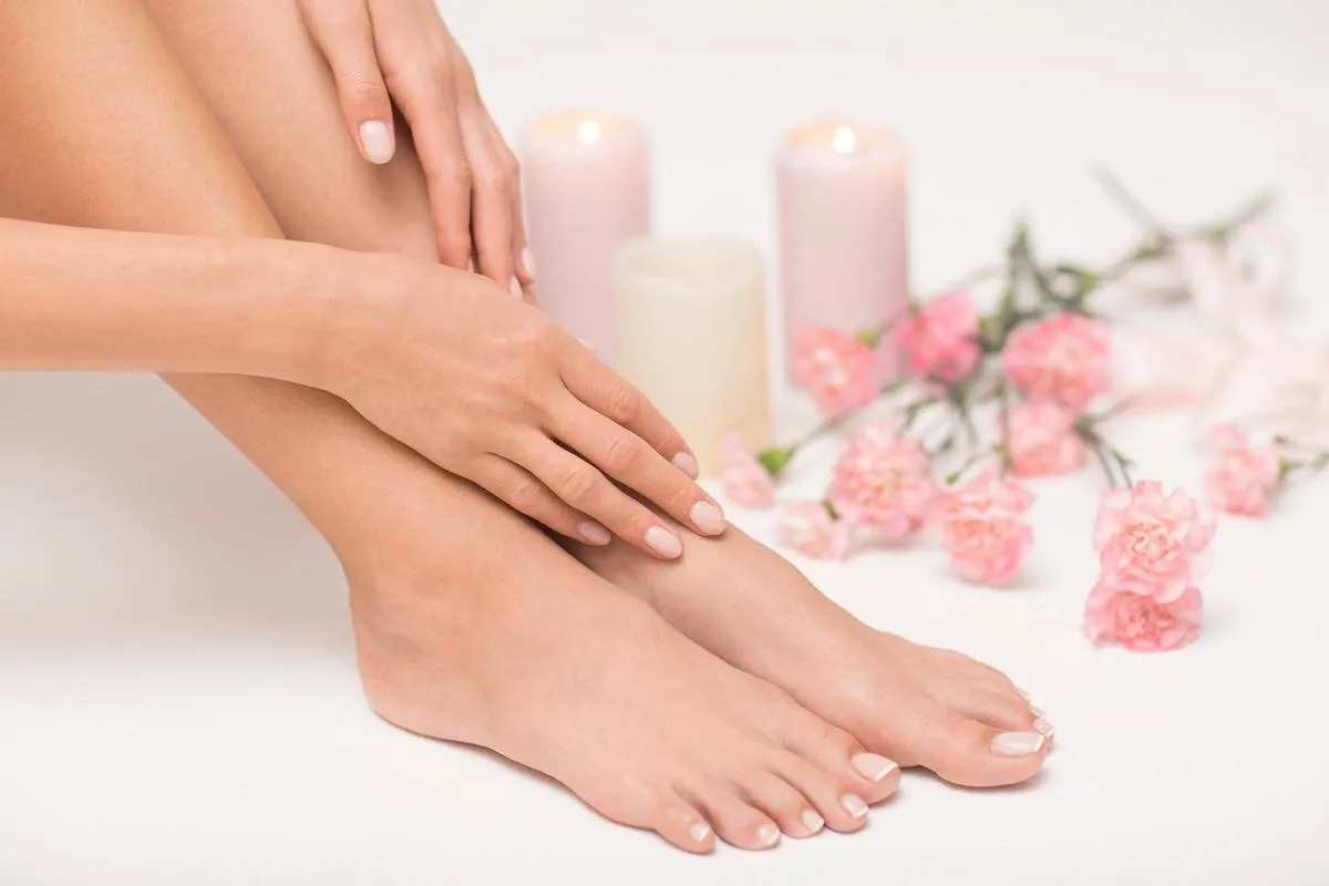 تقشير القدمين