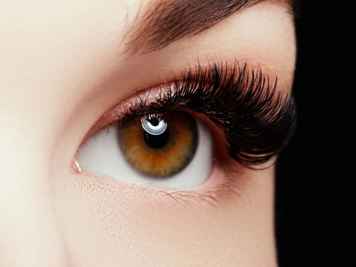 كيفية صبغ الرموش