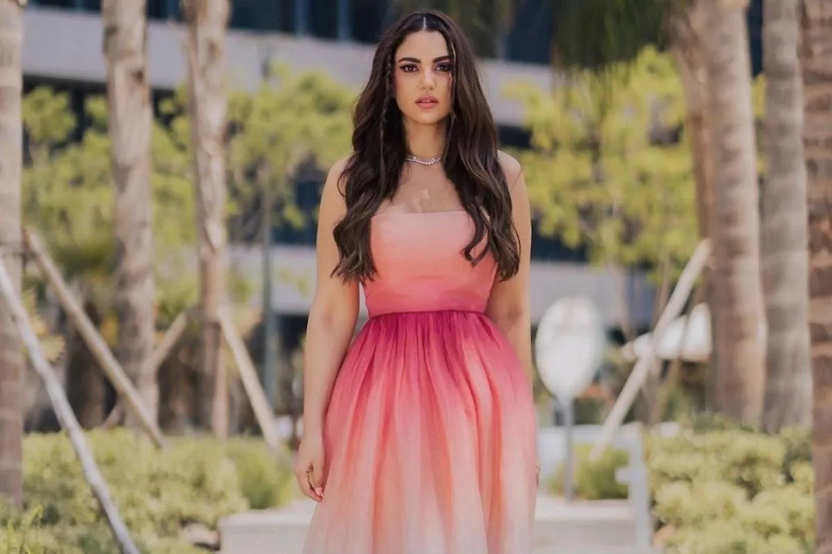 إطلالات زاهية من درة زروق