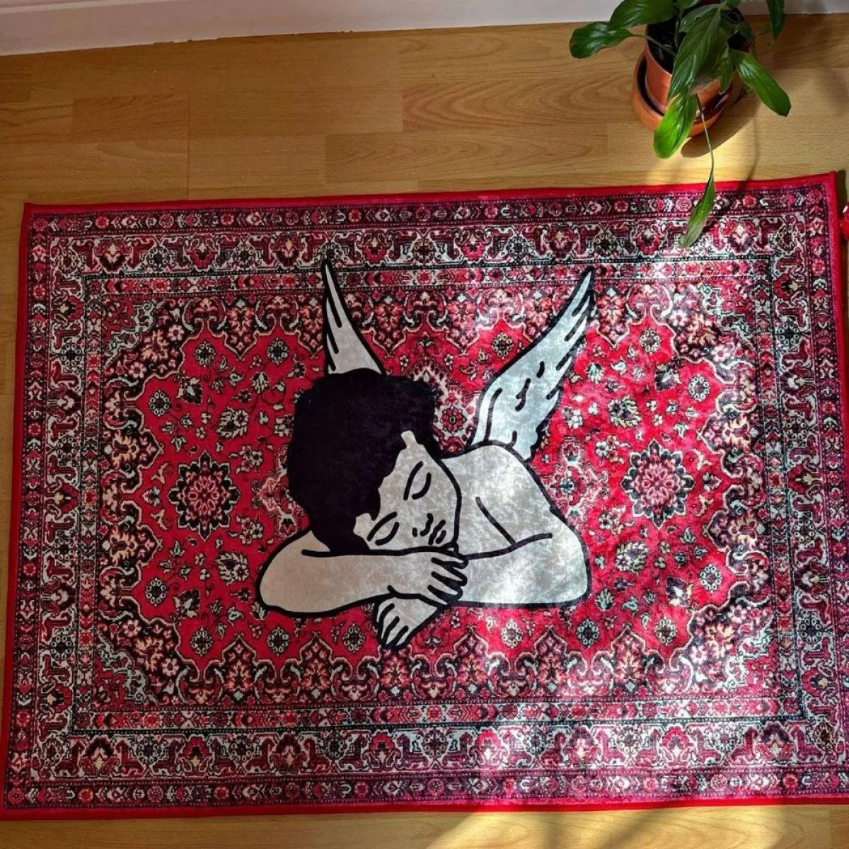 صورة تظهر عمل مريم بالطباعة على السجاد مصدر الصورة مريم