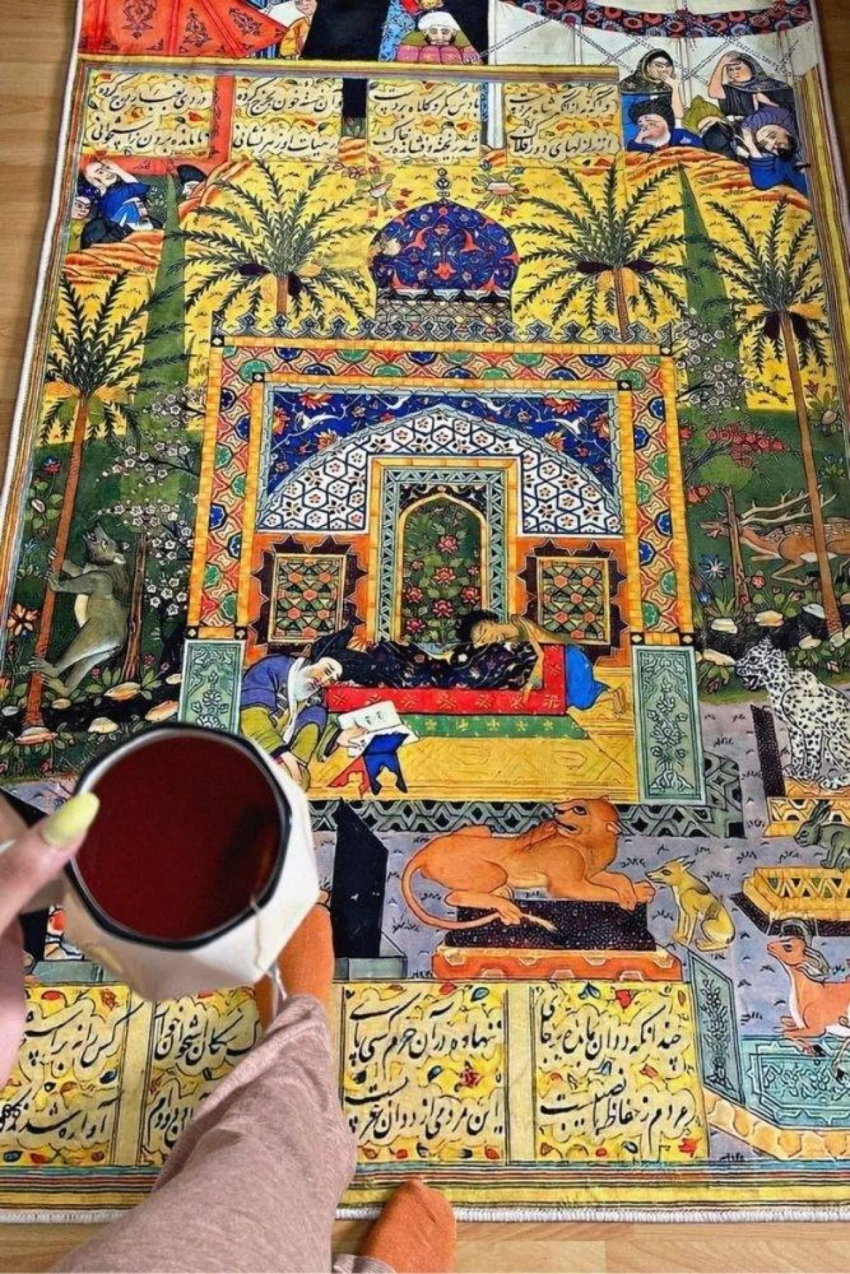 صورة تظهر عمل مريم بالطباعة على السجاد مصدر الصورة مريم