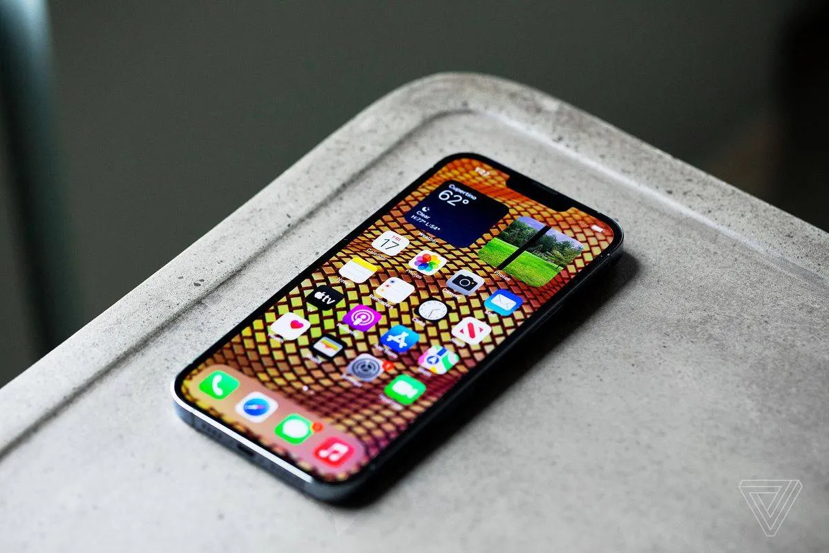 Iphone 14 pro - الصورة من موقع the verge