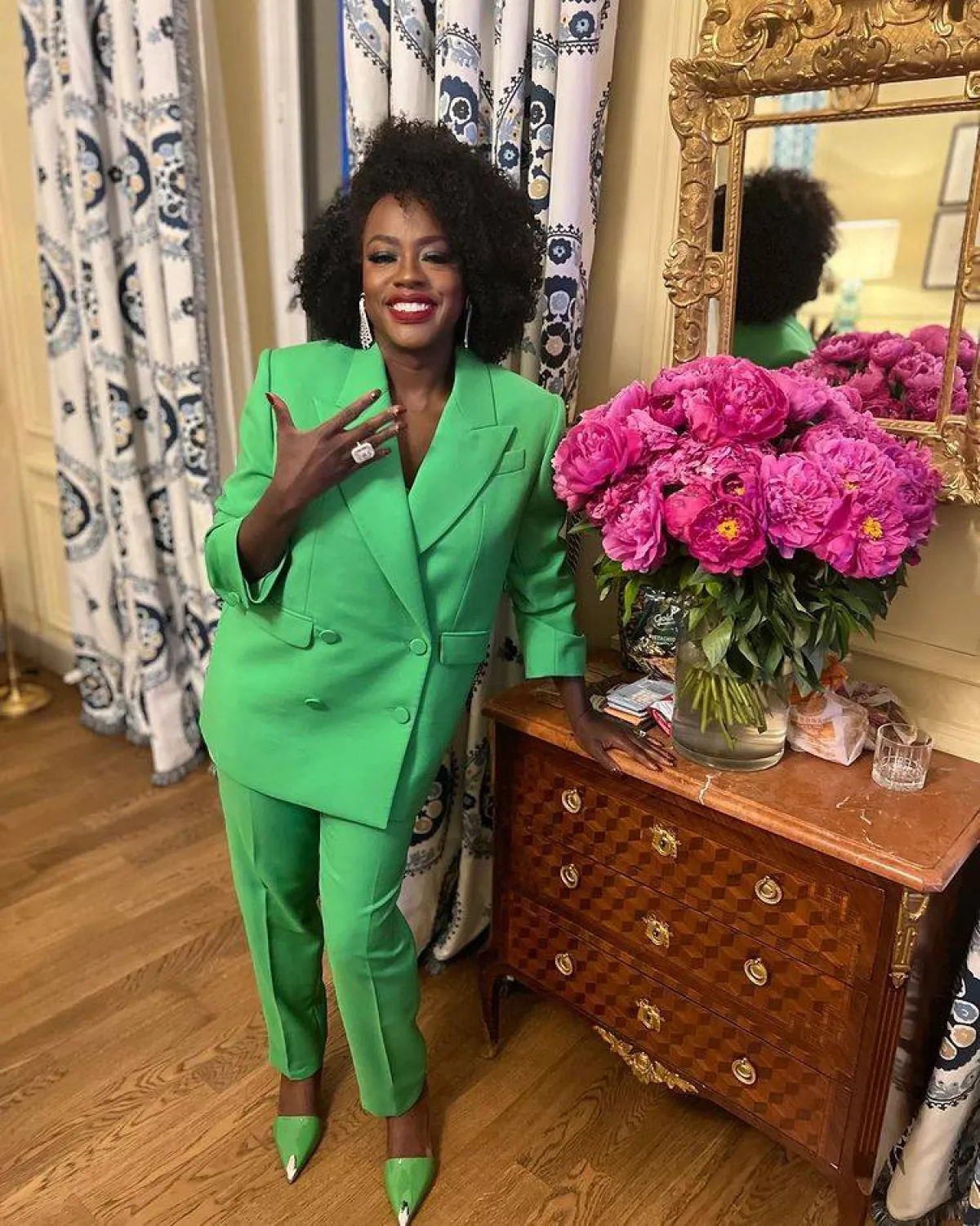 صورة من حساب منسقة المظهر Elizabeth Stewart على انستغرام