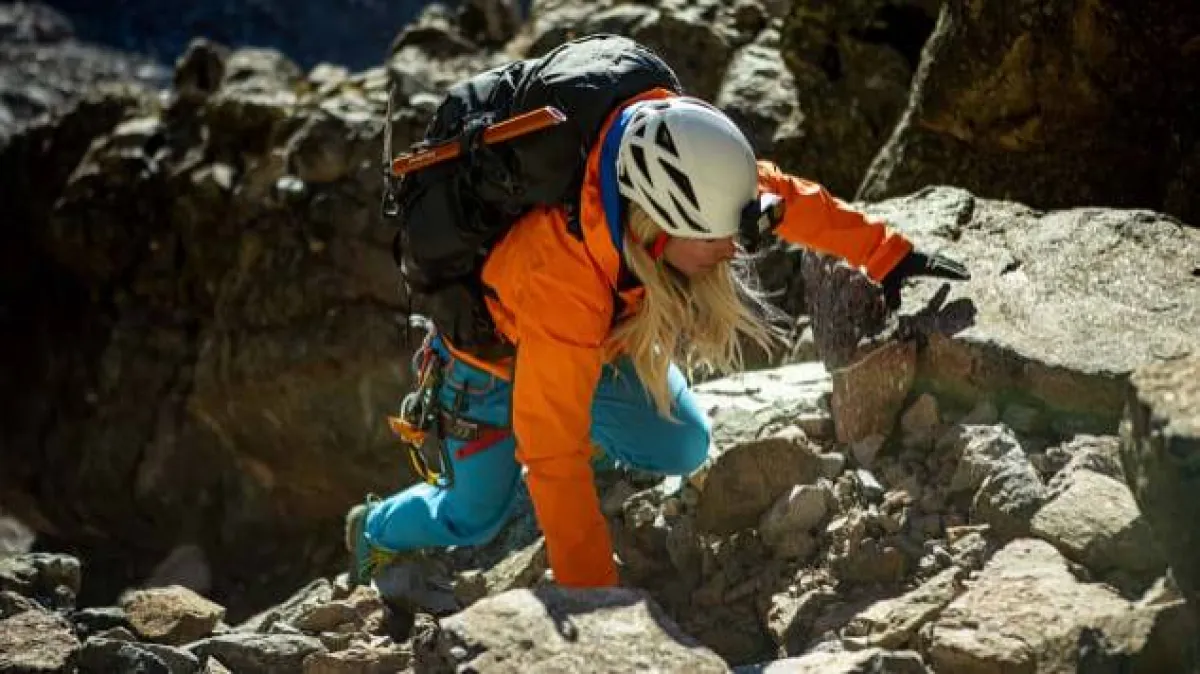 أم لـ7 أطفال تتسلق أعلى جبال العالم - الصورة من cnn