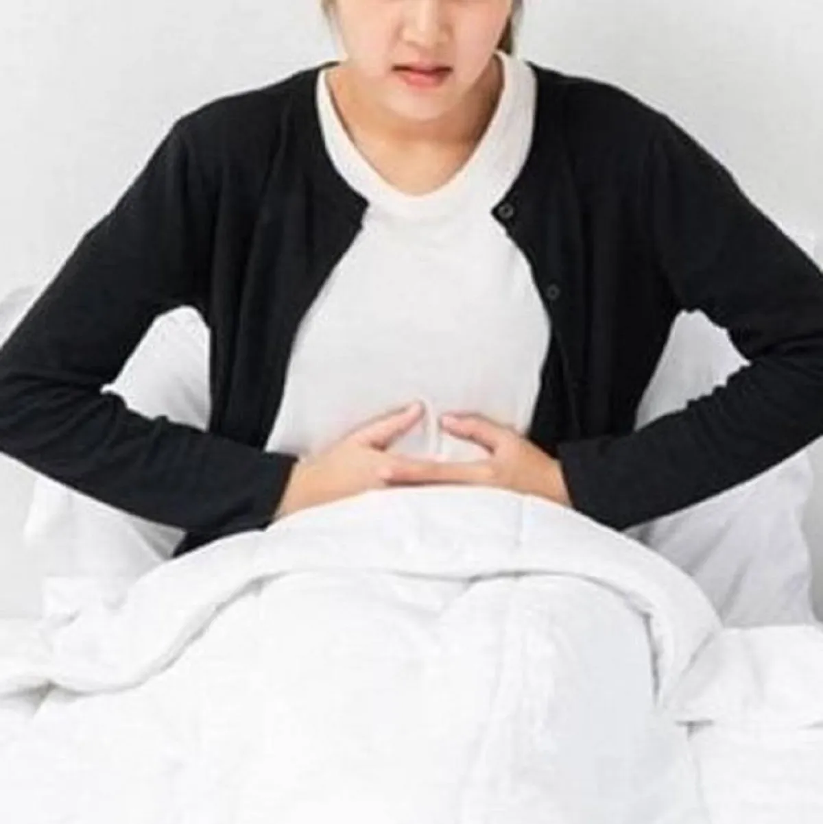 صورة لفتاة تتألم