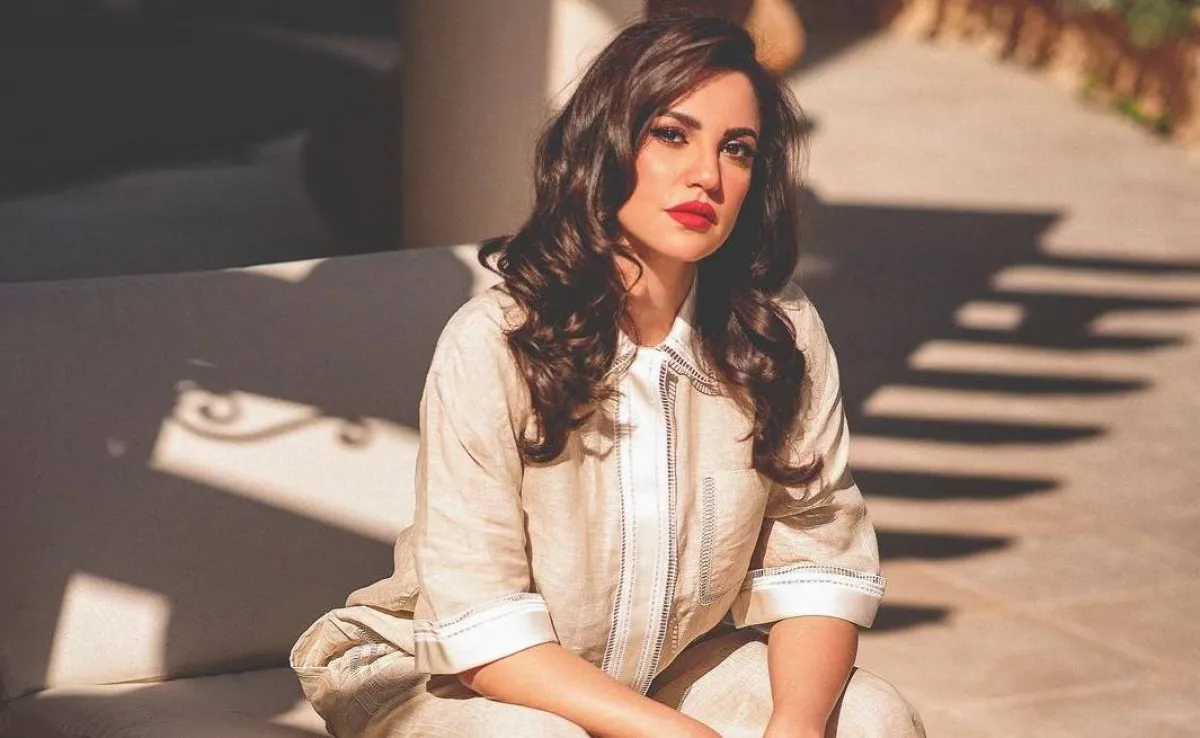 درة - صورة من صفحتها الرسمية على " انستغرام"