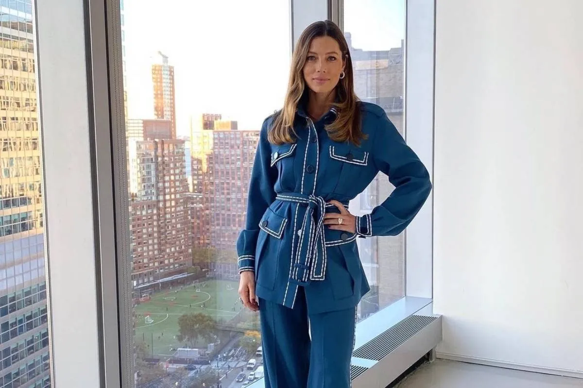 إطلالات كاجوال من جيسيكا بيل