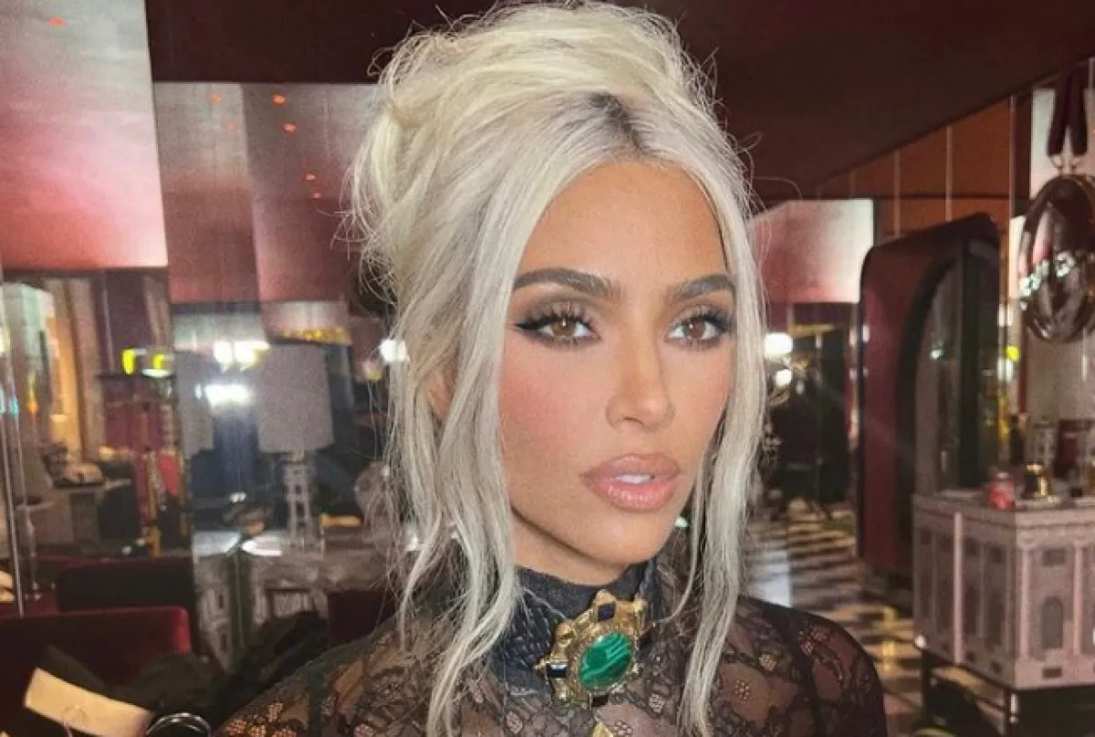 نجمة تلفزيون الواقع كيم كارداشيان 