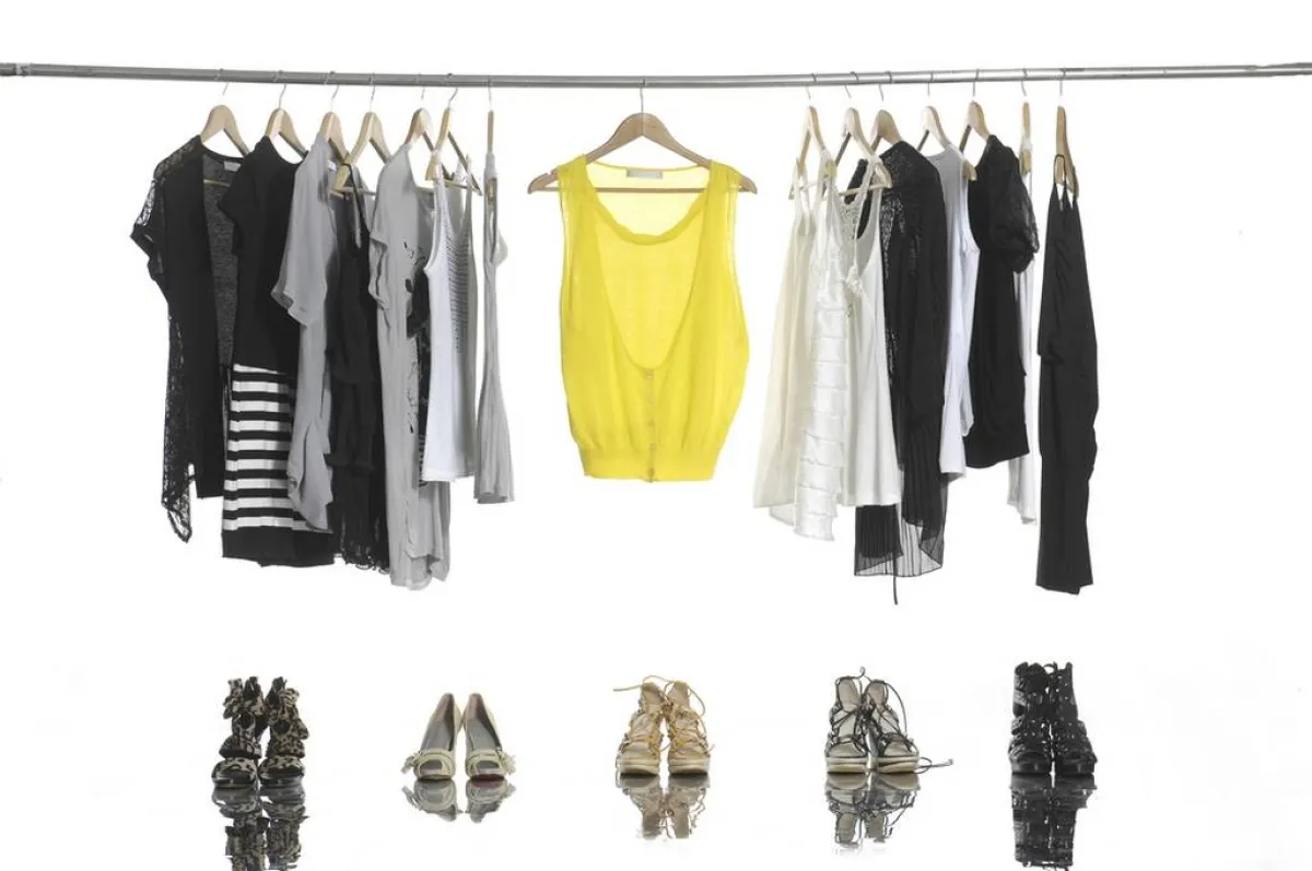 ترتيب دولاب ملابس العروسة