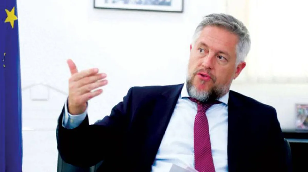 سفير الاتحاد الأوروبي لدى السعودية "باتريك سيمونيه". الصورة من الشرق الأوسط