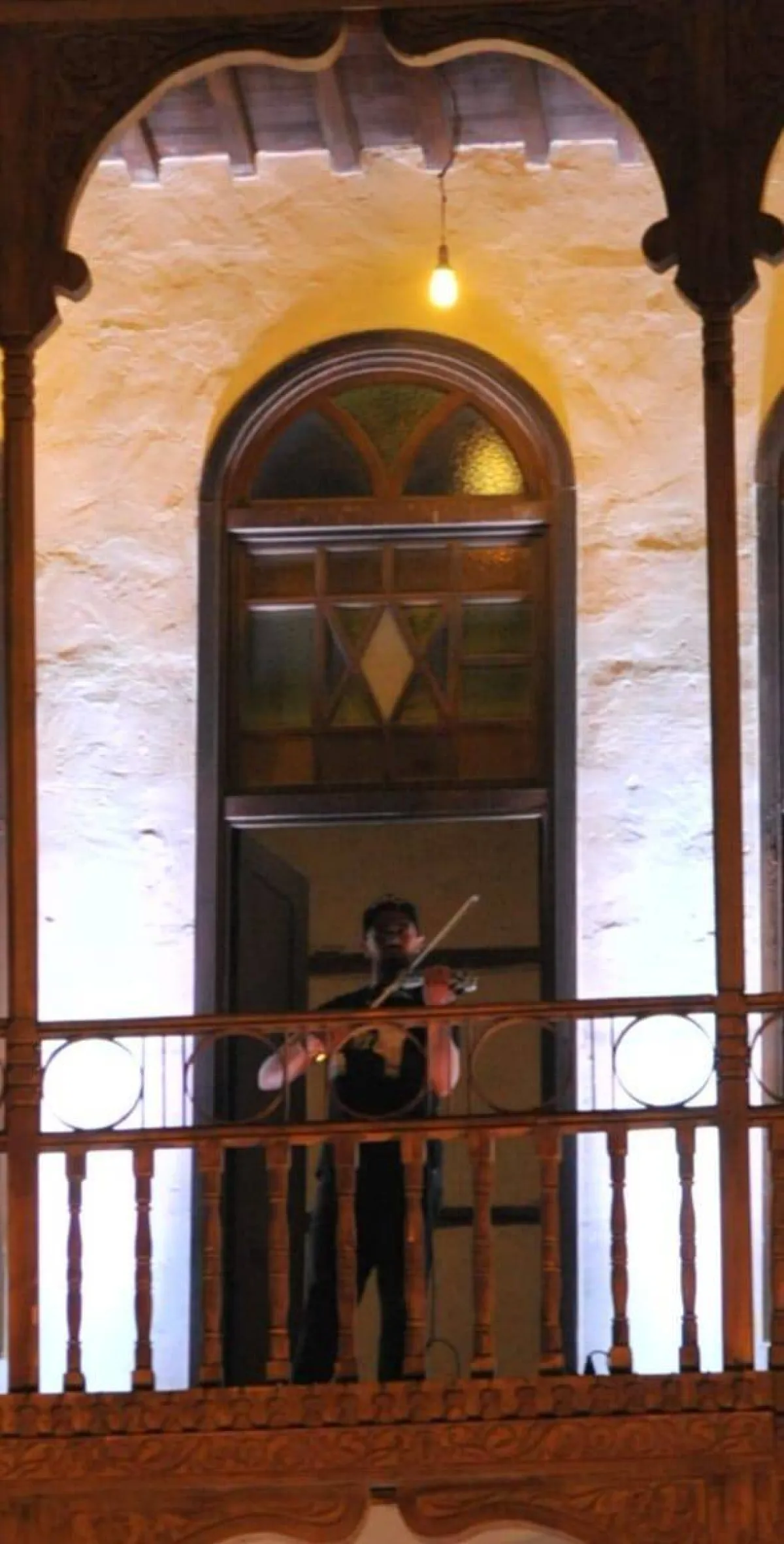 أوتار الأوركسترا العالمي... تخرج من رحم مباني جدة التاريخية في موسم جدة