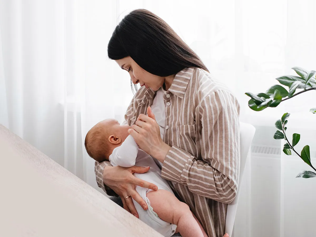 هل تضر الرضاعة الطبيعية الأم الحامل؟