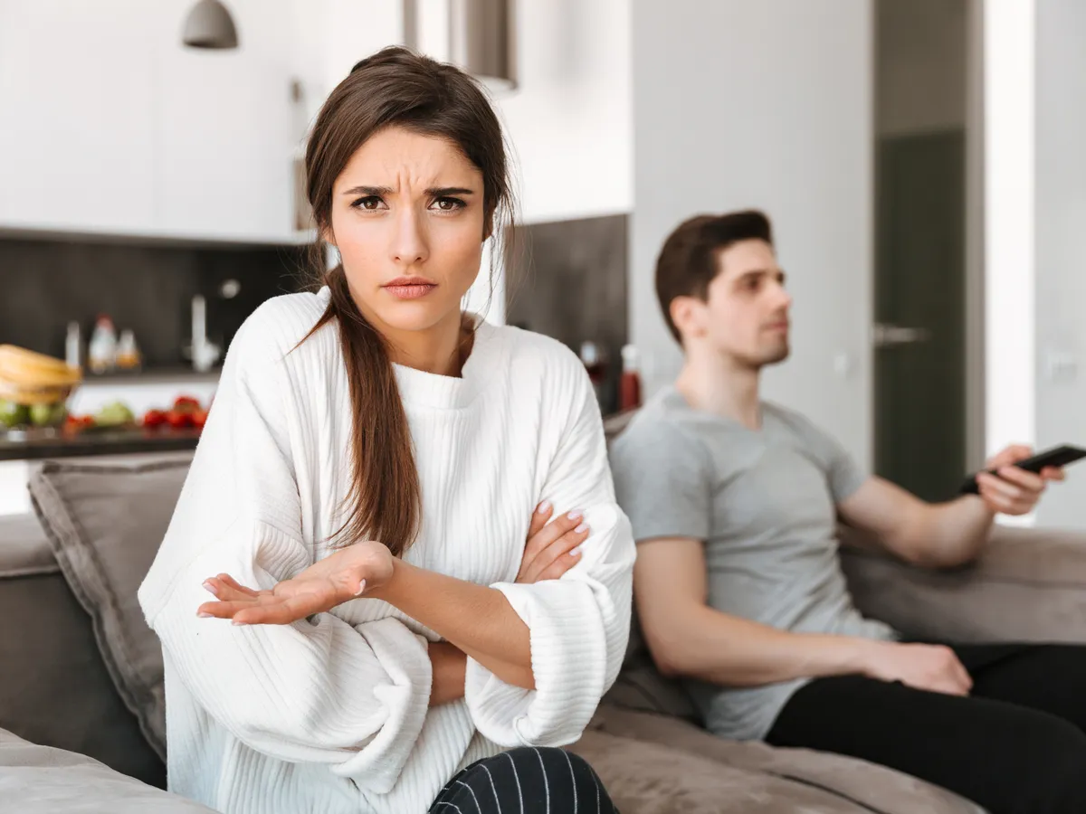 علامات عدم حب الزوج لزوجته