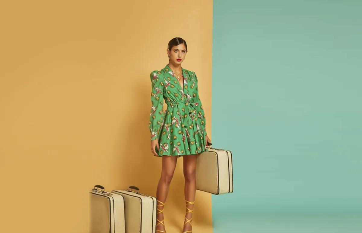 موديلات فساتين باللون الأخضر