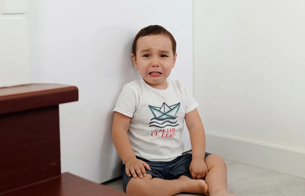 أسباب خوف الطفل من الأشخاص