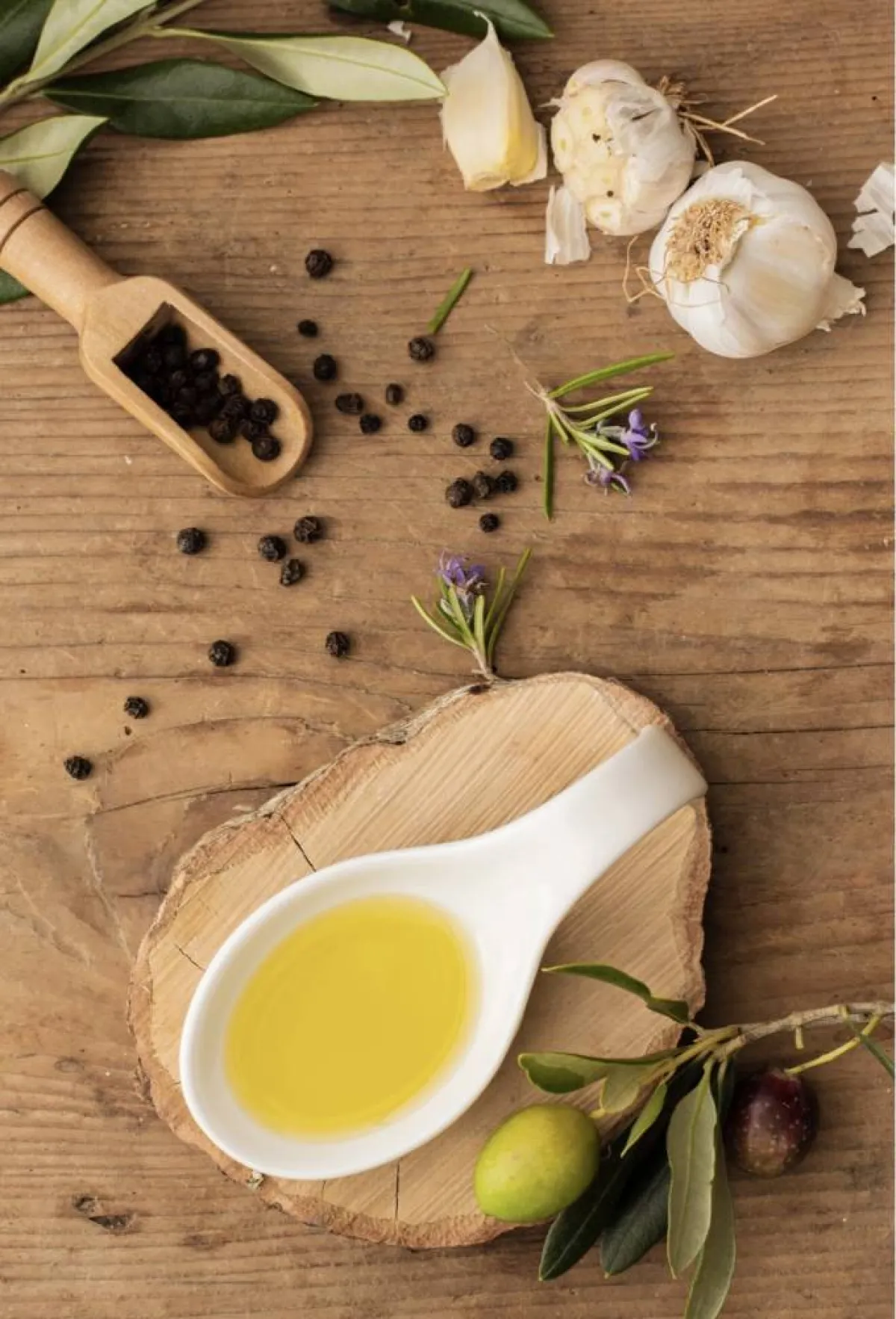 الثوم المنقوع في زيت الزيتون