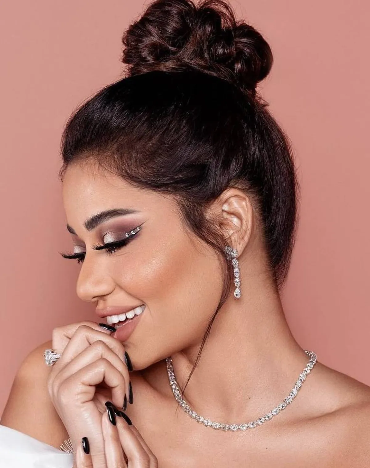 اطلالة جمالية عصرية