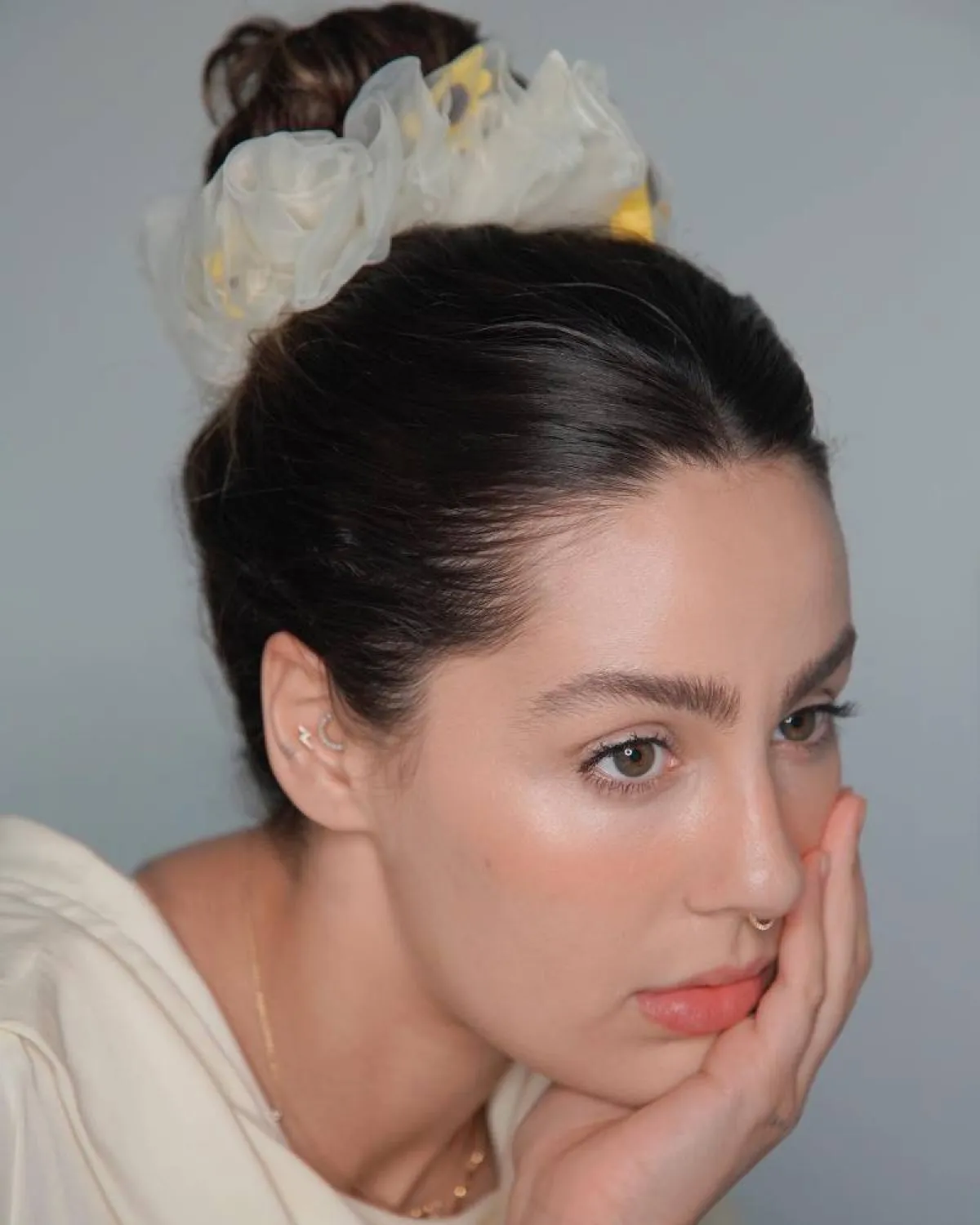 مكياج مشرق للعين من آسيا عاكف